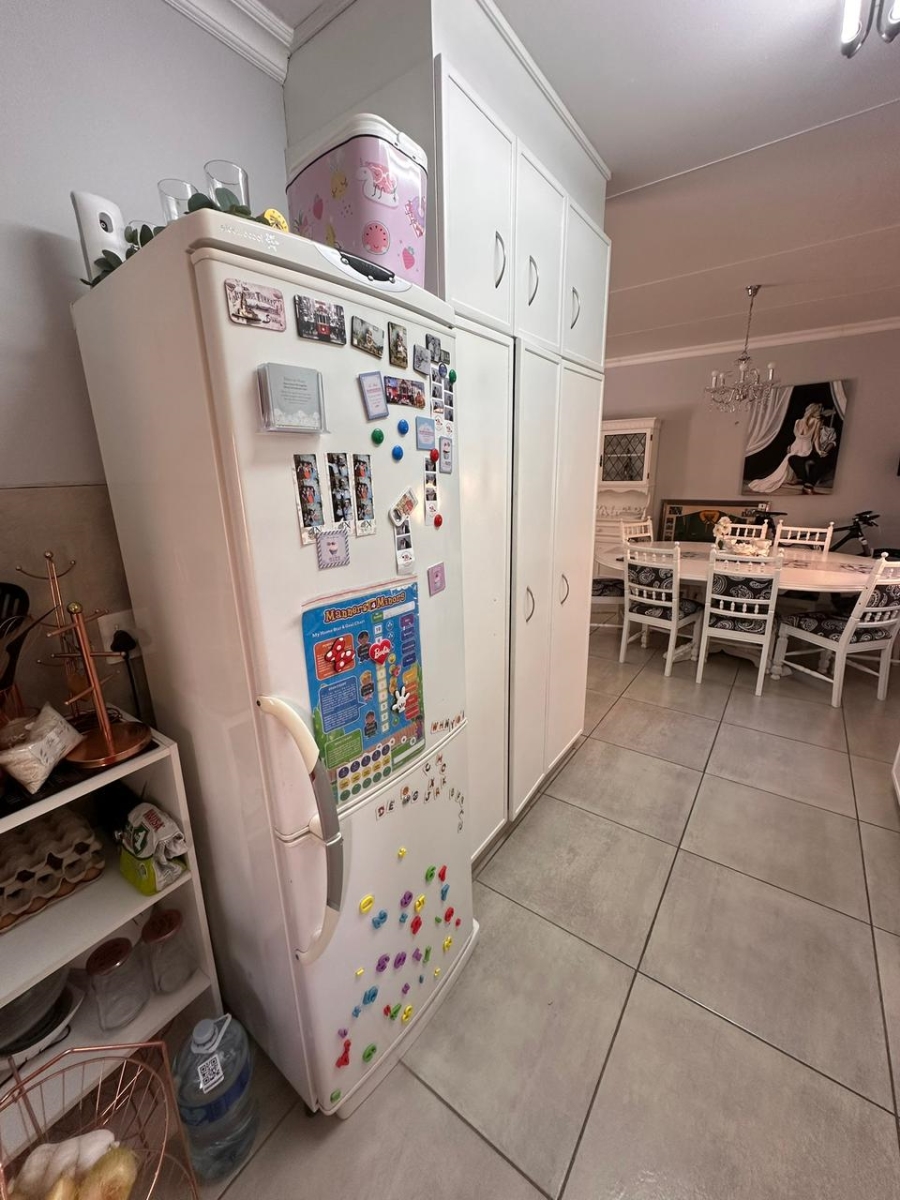 To Let 3 Bedroom Property for Rent in Flamwood North West